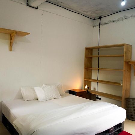 Kuta  Lotide Surf Camps Lombok 호스텔 외부 사진